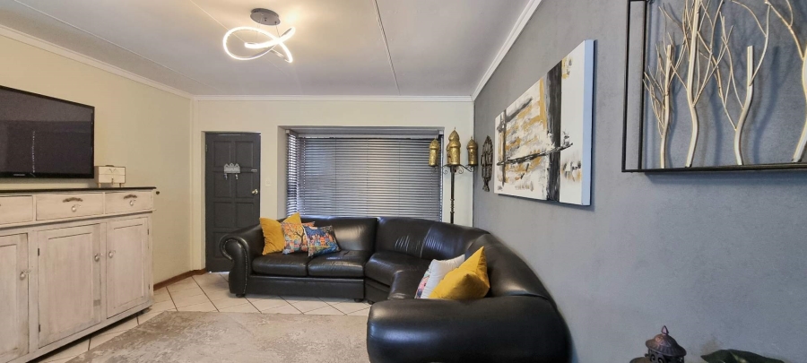 3 Bedroom Property for Sale in Langenhovenpark Free State